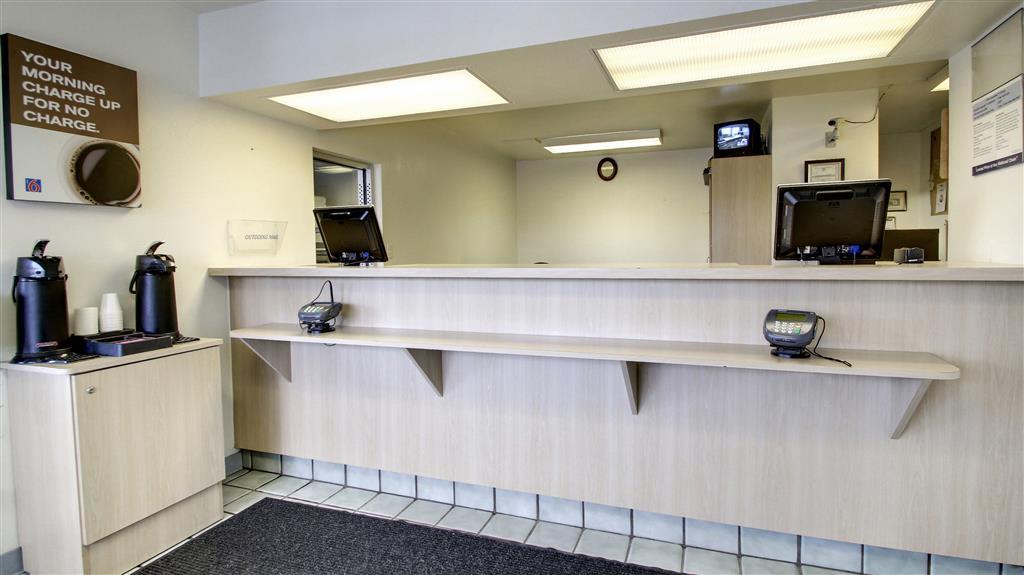 Motel 6 Manhattan Kansas Interior photo